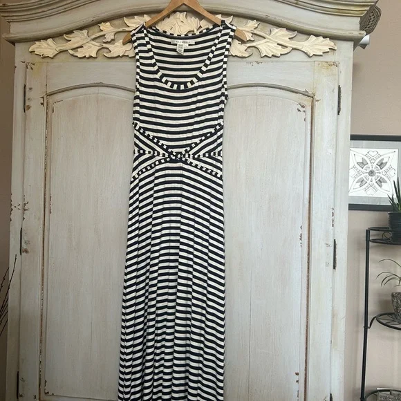 chinese dress ladies Max Studio Women's Sleeveless Stripe Maxi Knit Dress,  Mustard/Black/White-673, Small at Amazon Women's Clothing store